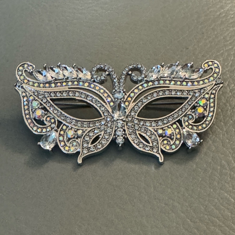 Masquerade Mask Iridescent Rhinestone Brooch, Lapel pin - Picture 3 of 4